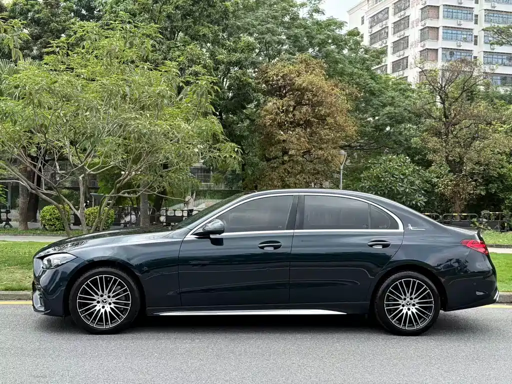 Mercedes-Benz C-Class 2024