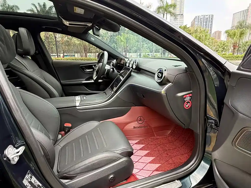 Mercedes-Benz C-Class 2024 — фото 11
