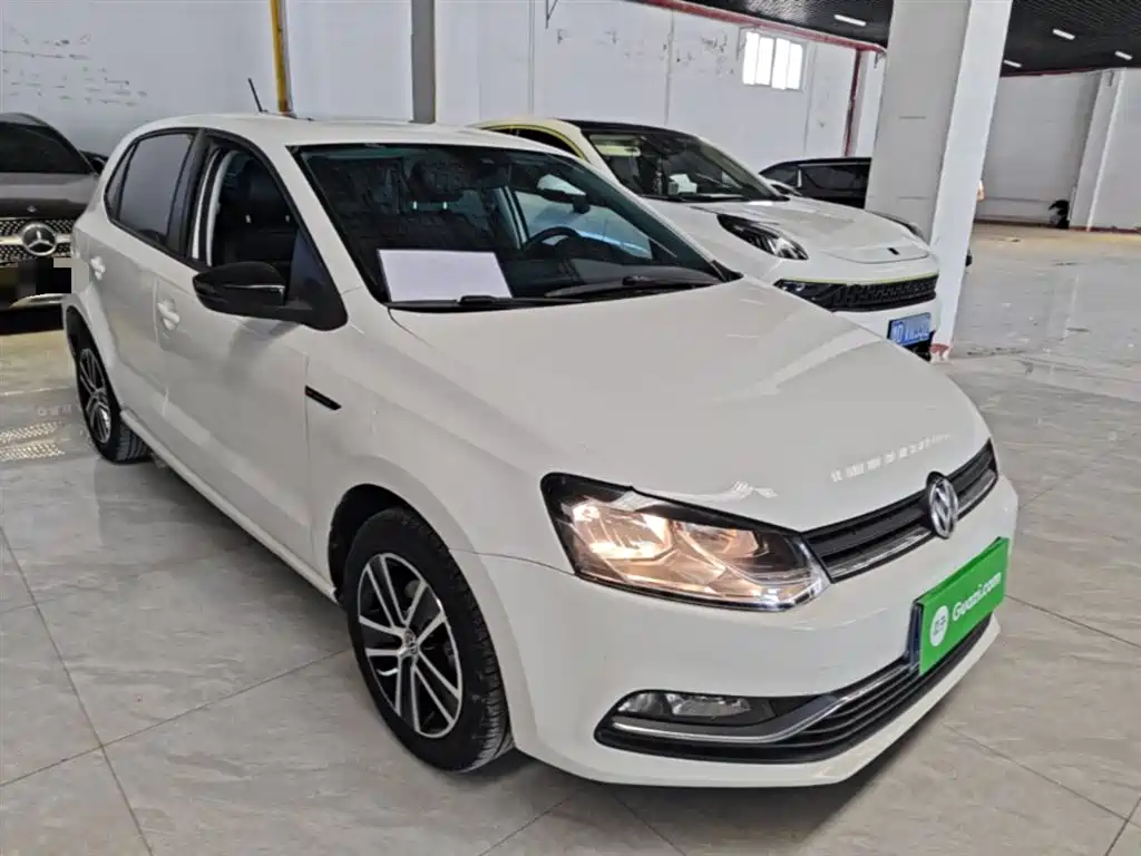 Volkswagen Polo 2015 — фото 4