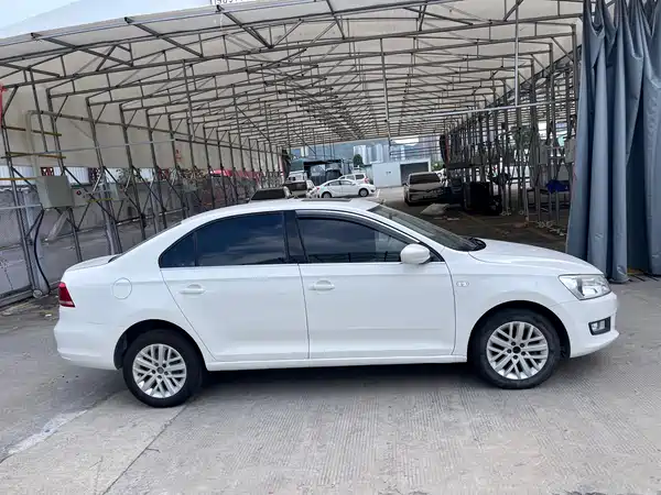 Volkswagen Santana 2013