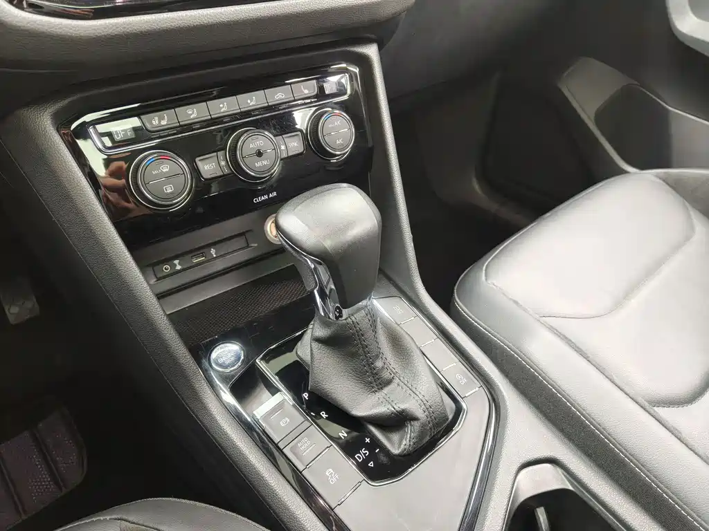 Volkswagen Tiguan L 2018 — фото 10