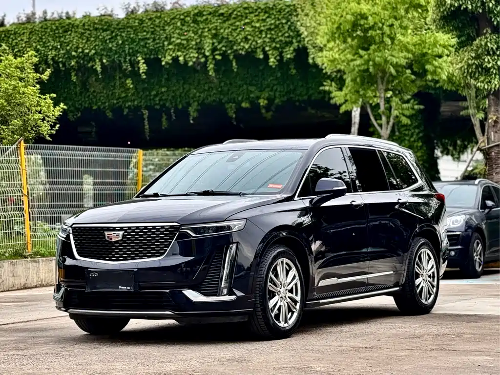 Cadillac XT6 2022 — фото 1