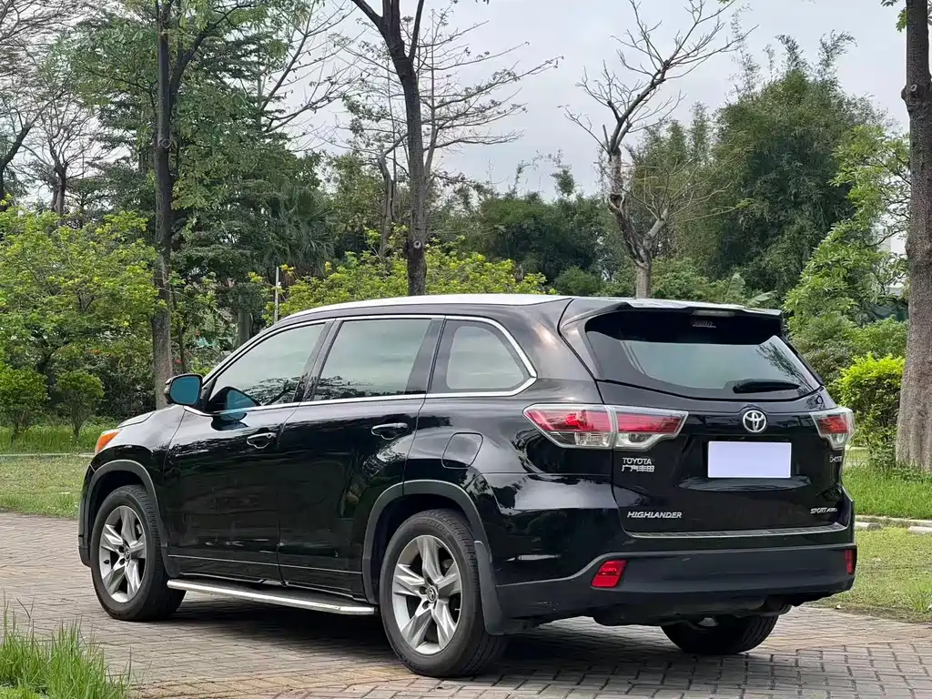 Toyota Highlander 2017 — фото 16