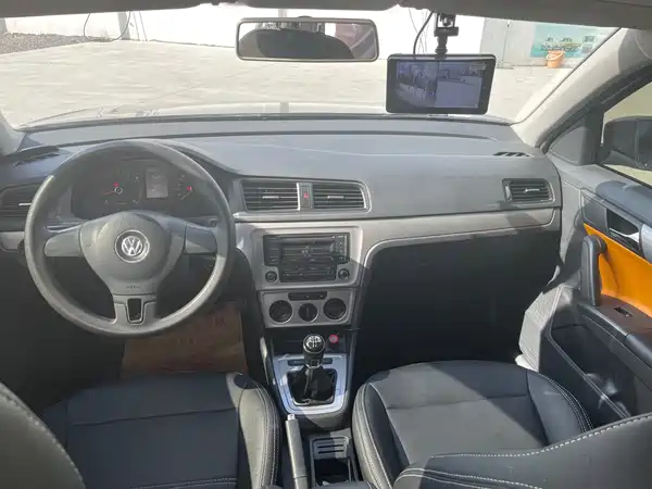 Volkswagen Lavida 2013