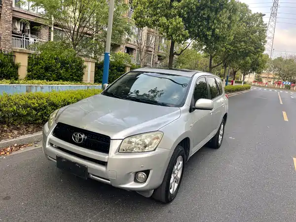 Toyota RAV4 2010