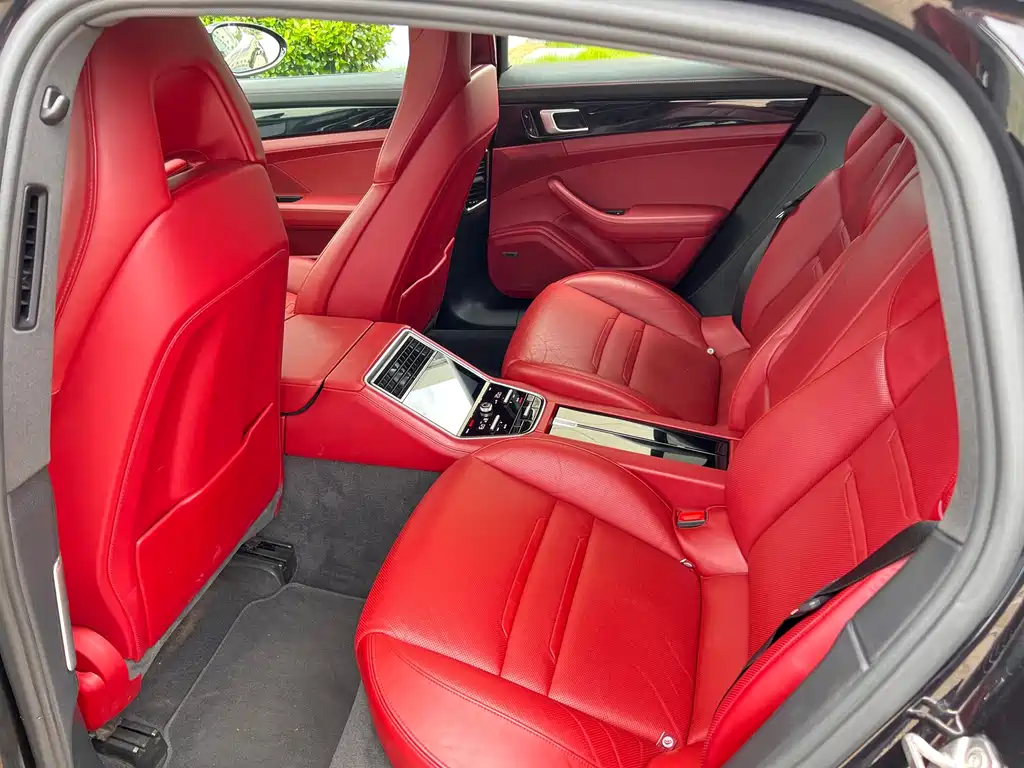 Porsche Panamera 2018 — фото 11