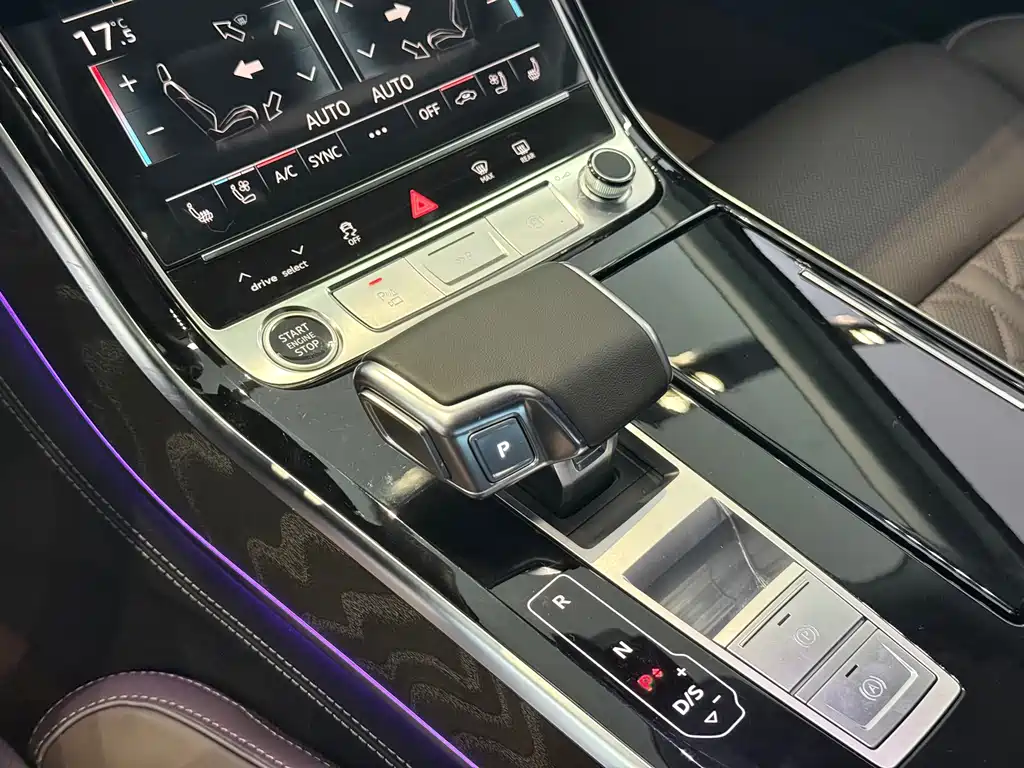 Audi A8 2023 — фото 9