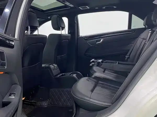 Mercedes-Benz E-Class 2015