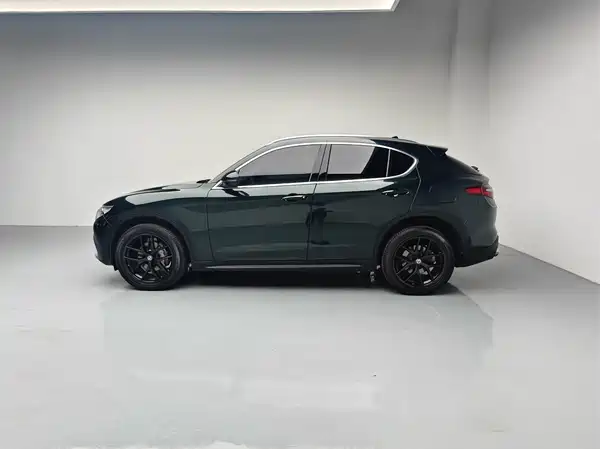 Alfa Romeo Stelvio 2021