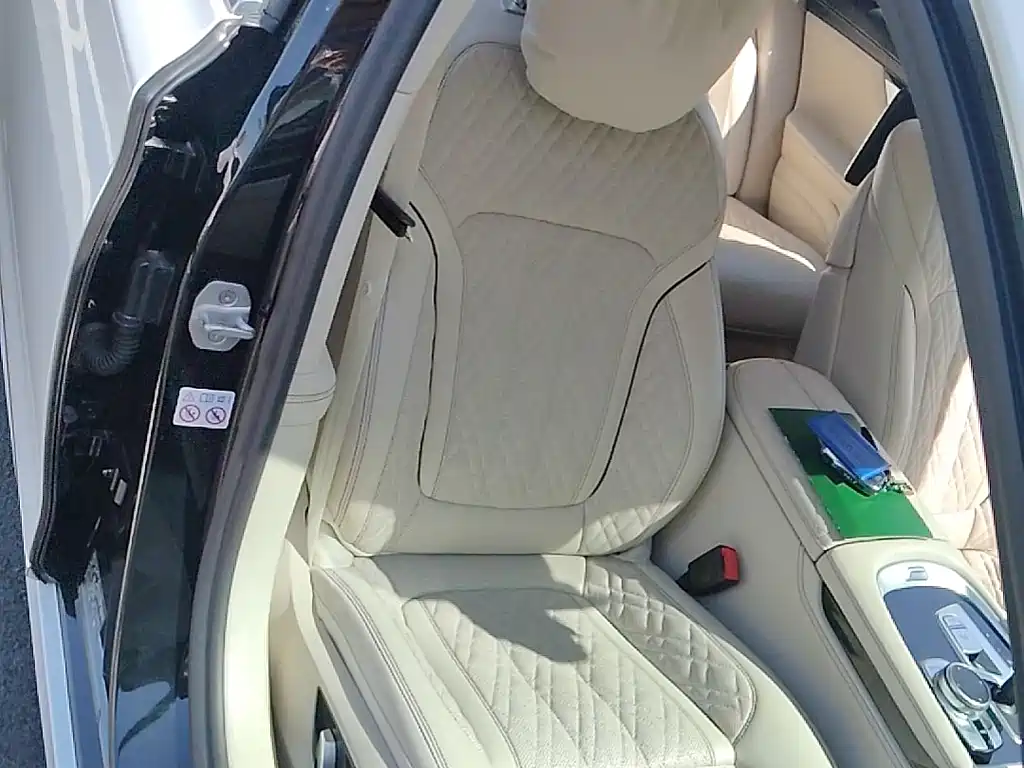 BMW 7 Series 2021 — фото 11