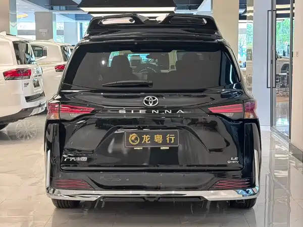 Toyota Sienna 2025
