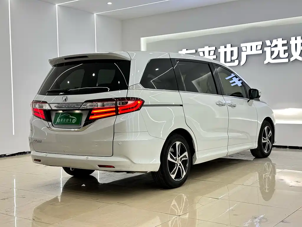 Honda Odyssey 2017 — фото 7