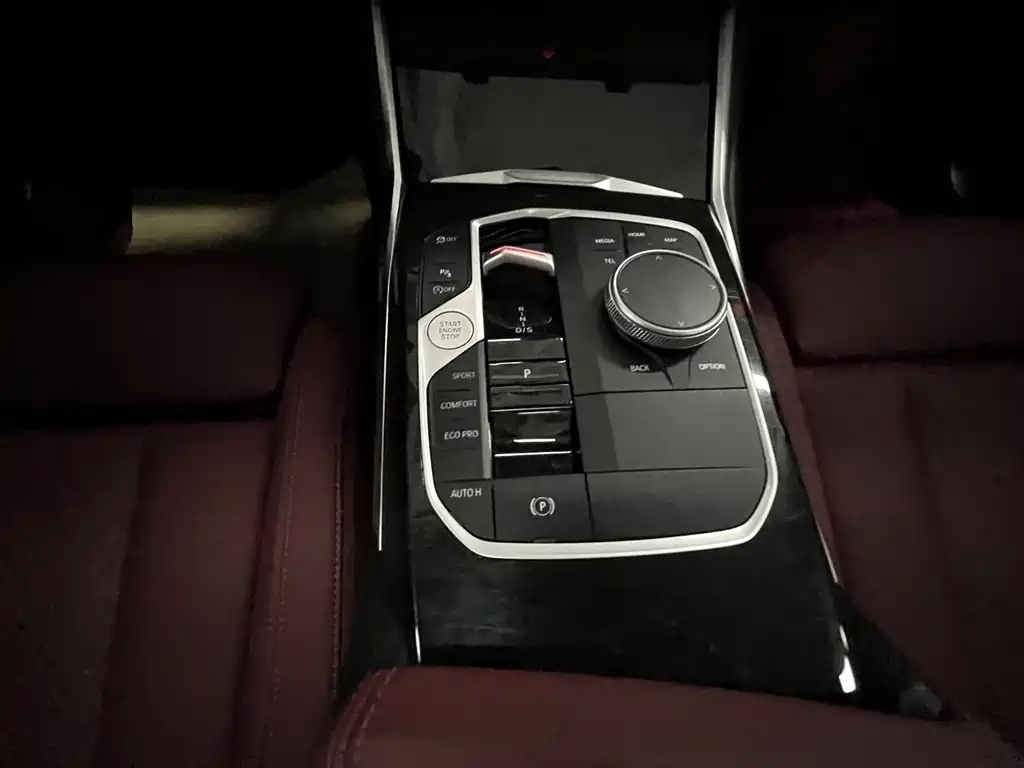 BMW 3 Series 2024 — фото 15