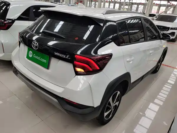 Toyota Yaris L 2022