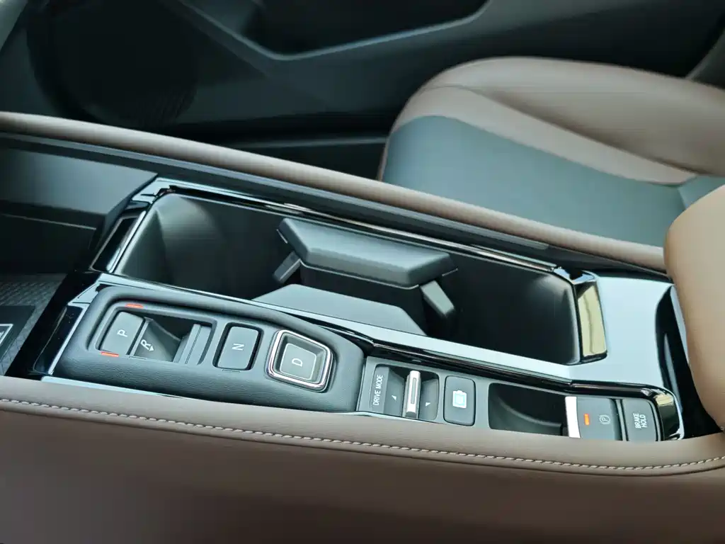 Honda Inspire PHEV 2025 — фото 13