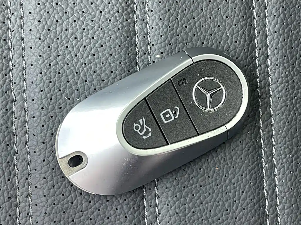 Mercedes-Benz C-Class 2023 — фото 15