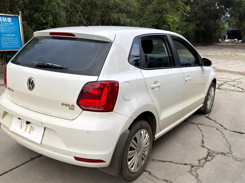 Volkswagen Polo 2017 — фото 11