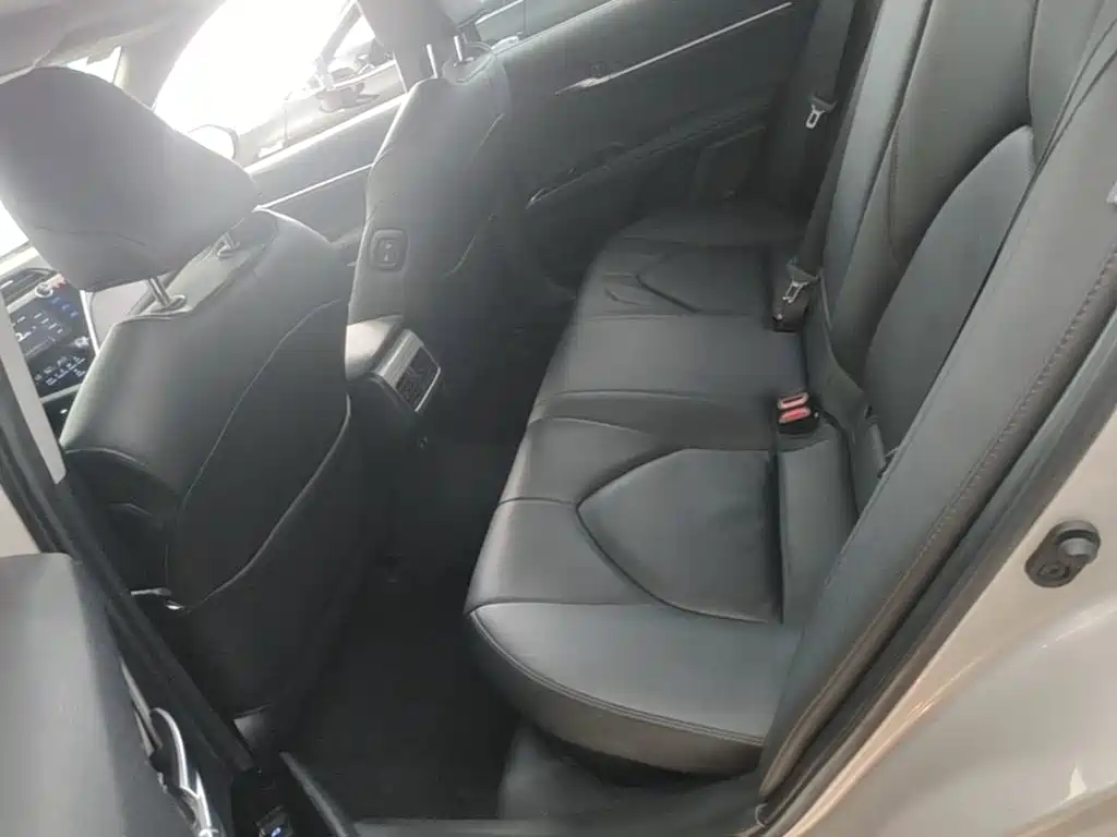 Toyota Camry 2020 — фото 17