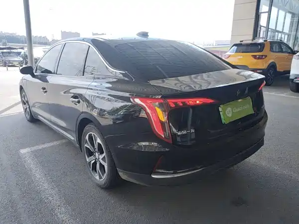 Hongqi E-QM5 2022