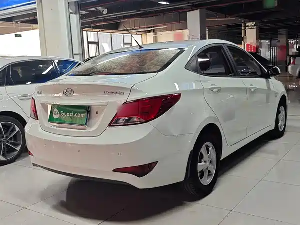 Hyundai Accent 2014