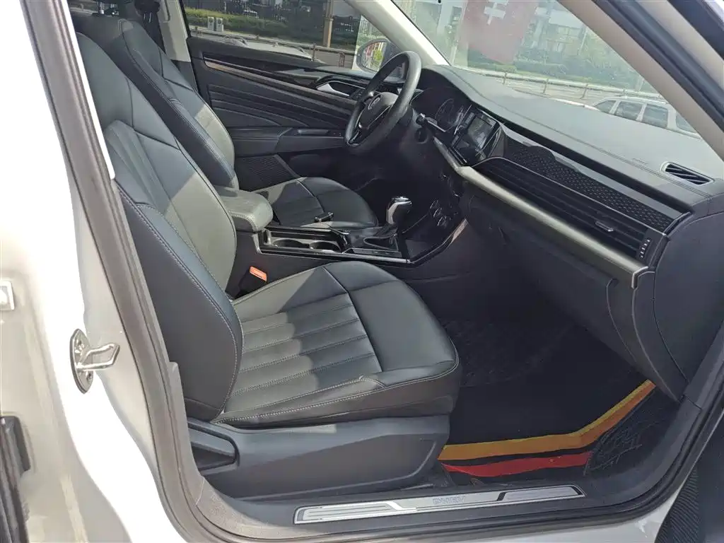 Volkswagen Passat New Energy 2020 — фото 20