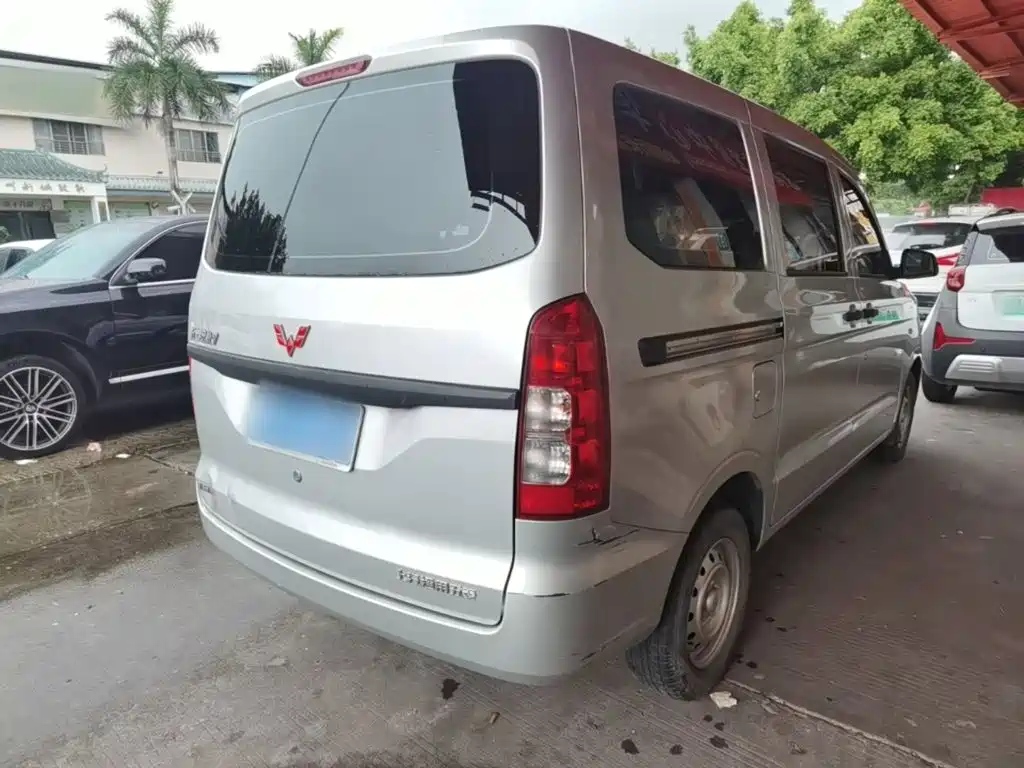 Wuling Hongguang V 2023