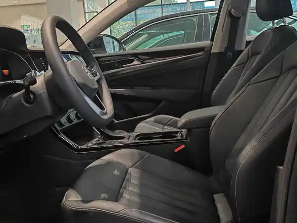 Volkswagen Passat 2024