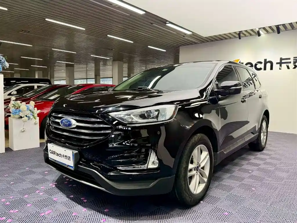 Ford Edge 2021 — фото 1