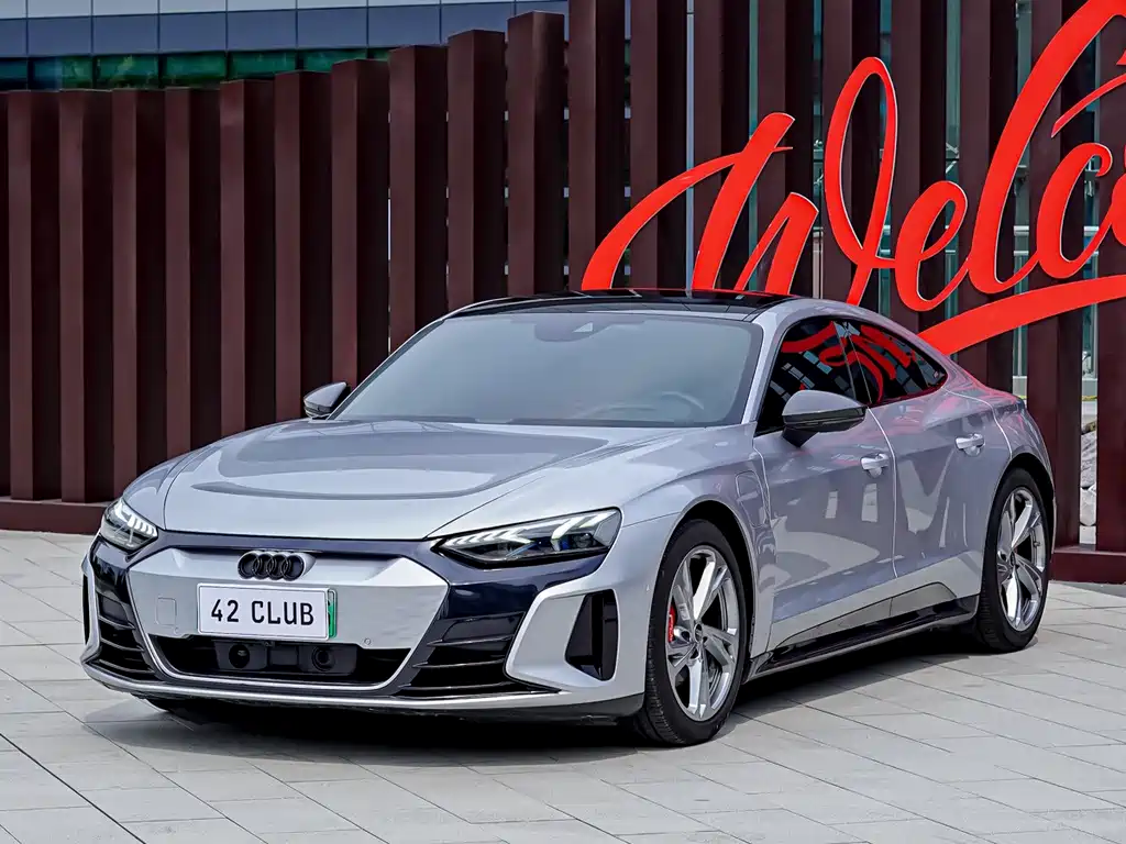 Audi e-tron GT 2024 — фото 3