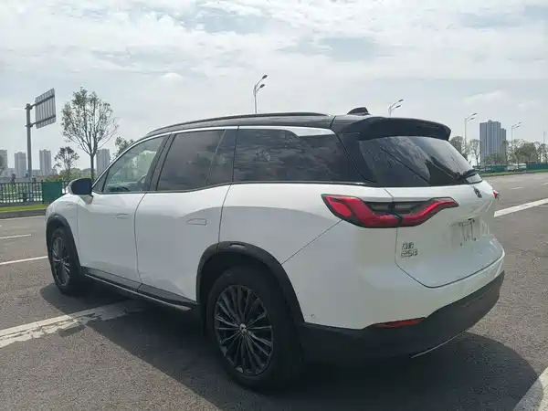 NIO ES8 2019