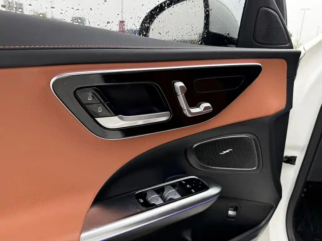 Mercedes-Benz C-Class 2023 — фото 13