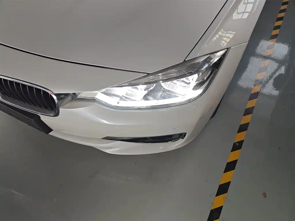 BMW 3 Series 2016 — фото 18