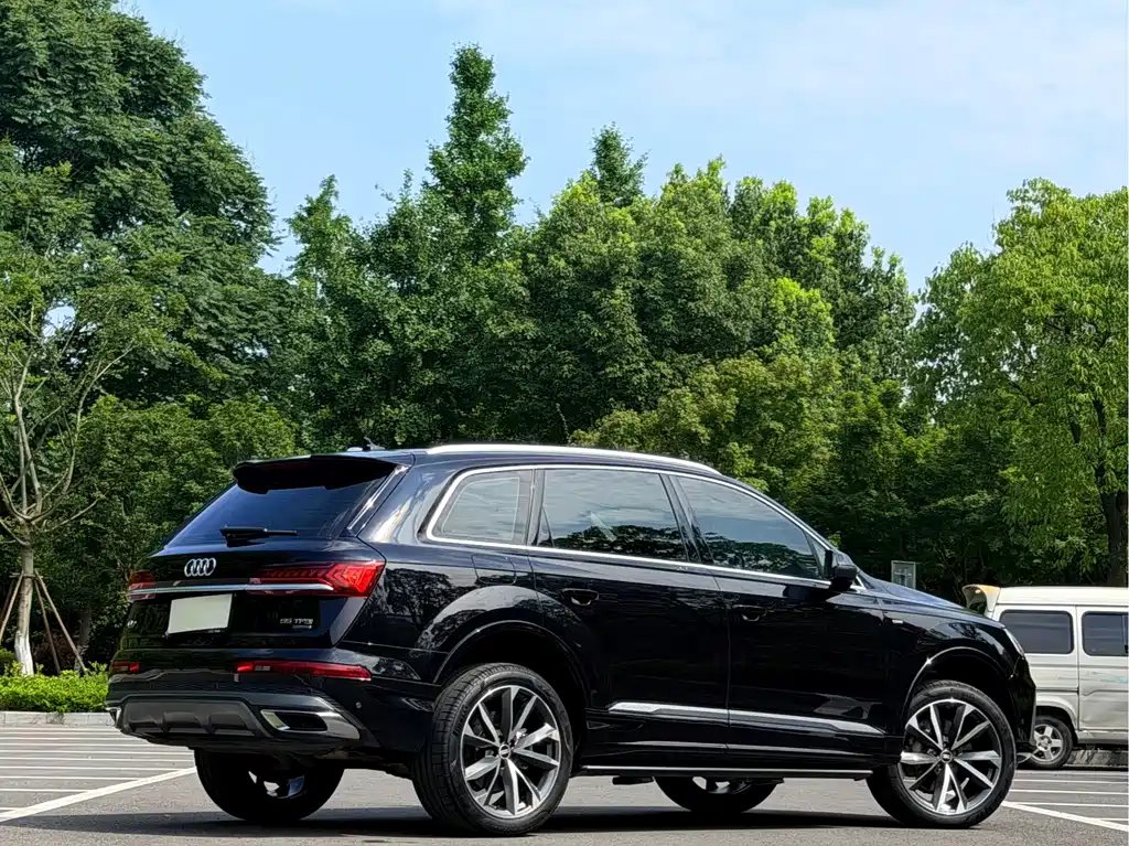 Audi Q7 2021 — фото 4