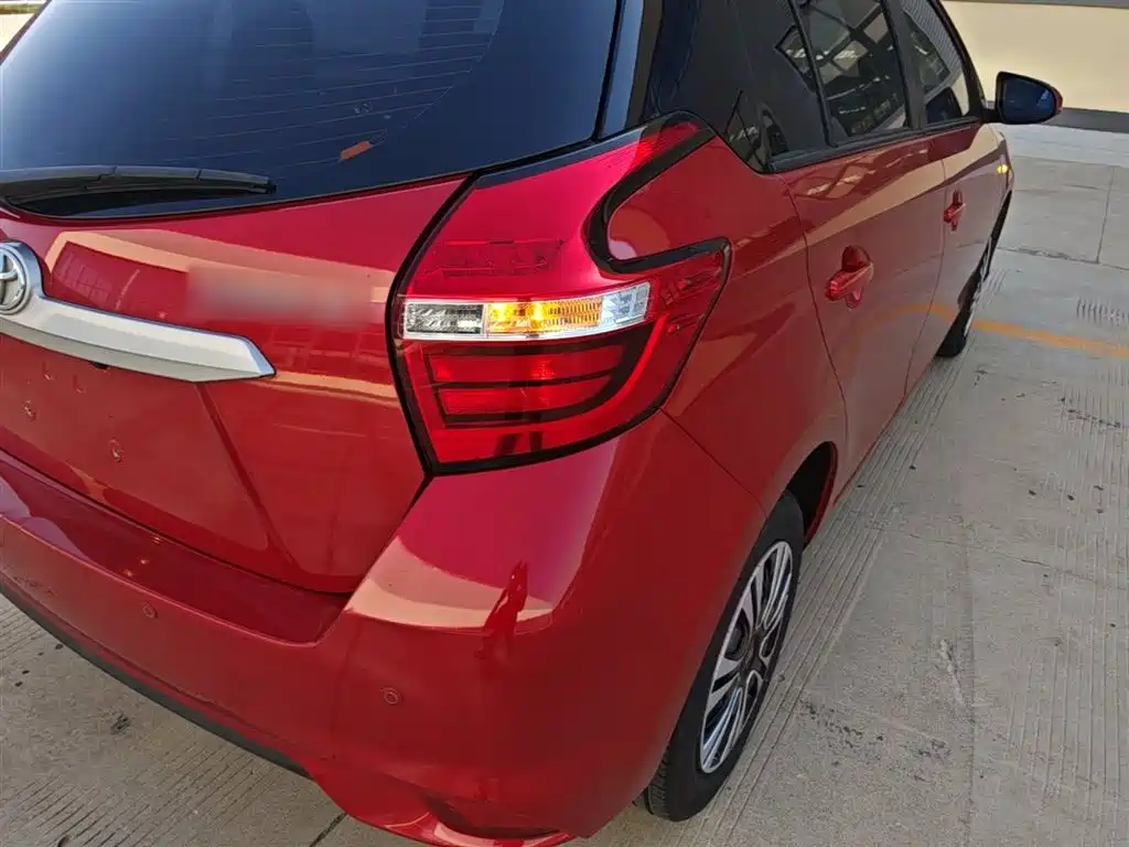 Toyota Yaris L 2020 — фото 8