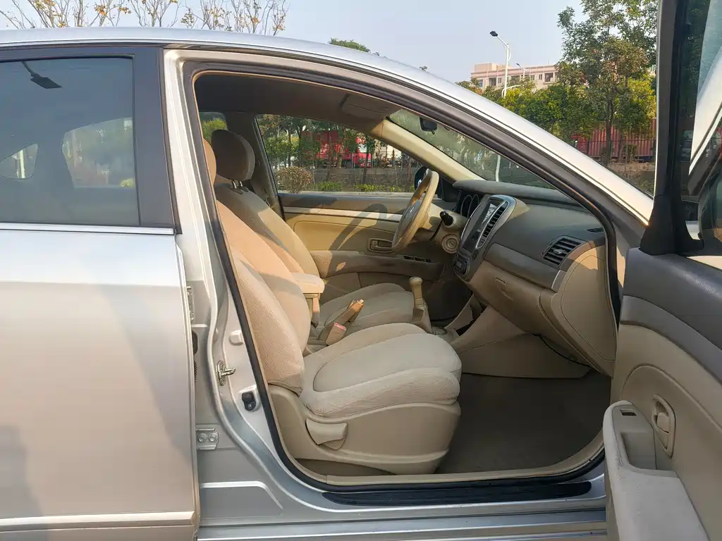 Nissan Sylphy 2015 — фото 10