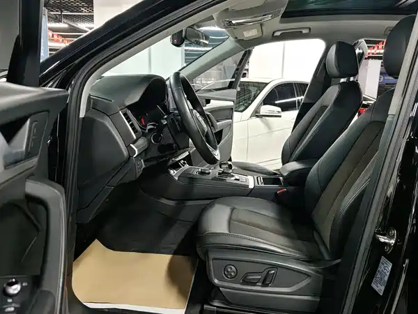 Audi Q5L 2020