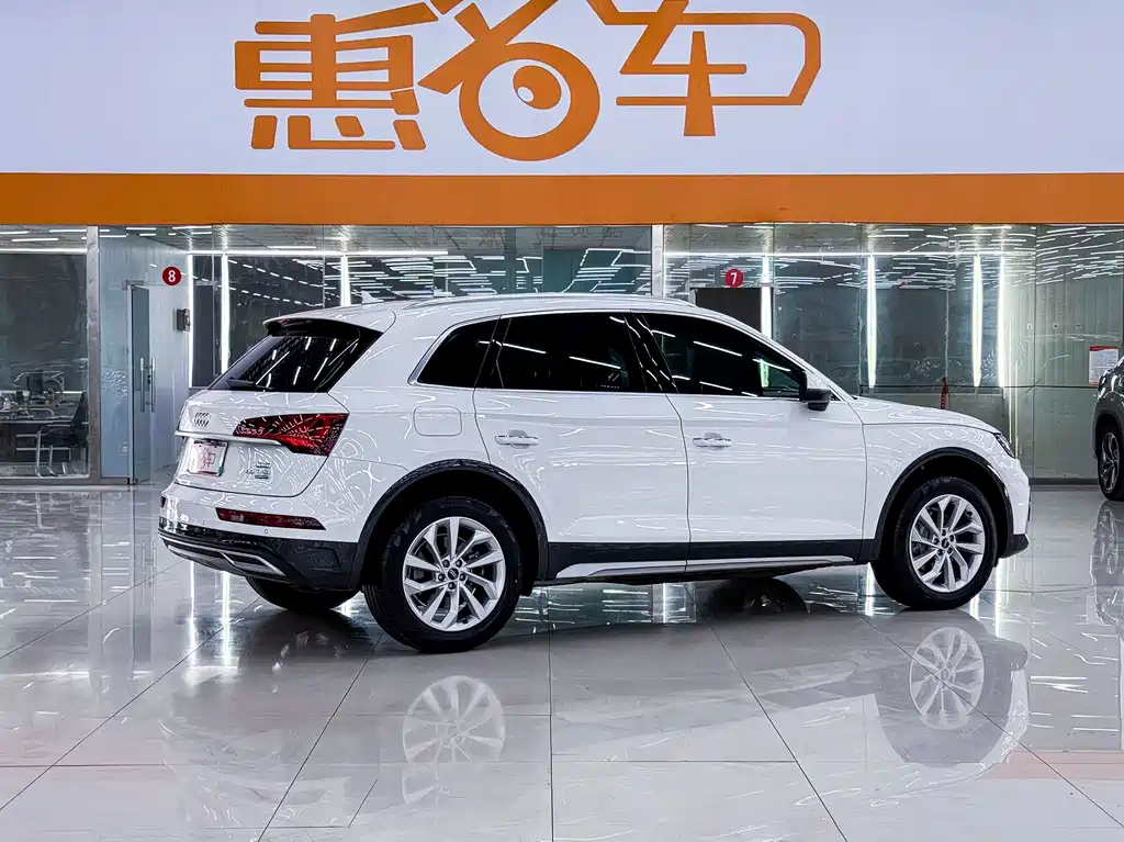 Audi Q5L 2023 — фото 22