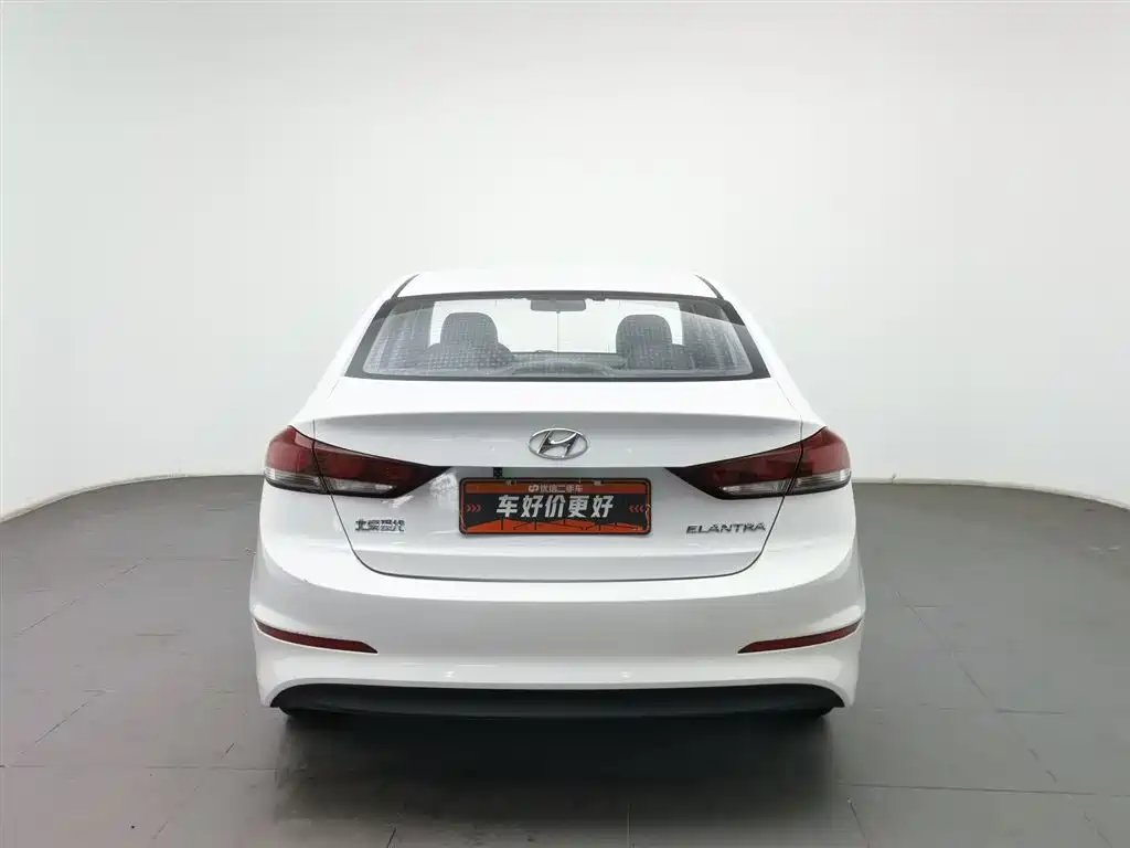 Hyundai Elantra 2019 — фото 4