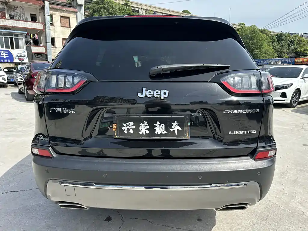 Jeep Cherokee 2019 — фото 5