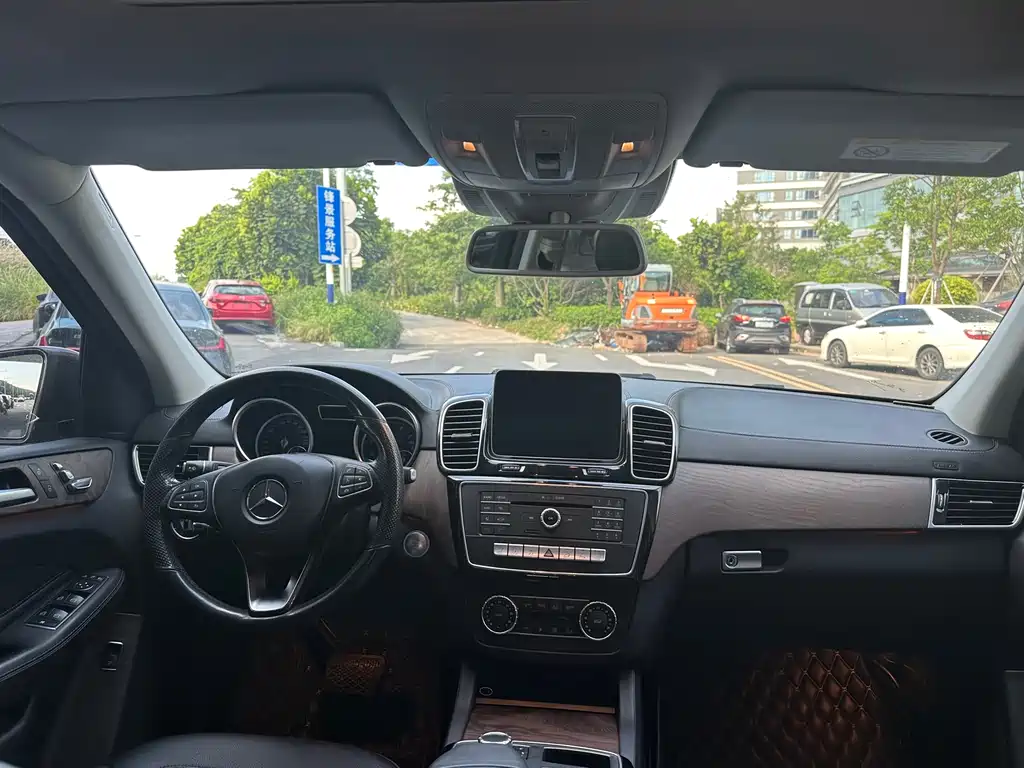 Mercedes-Benz GLE 2018 — фото 13