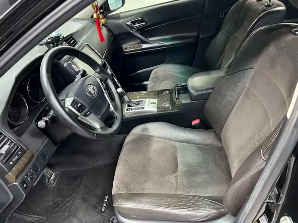 Toyota Reiz 2013