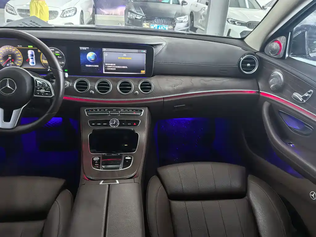 Mercedes-Benz E-Class 2019 — фото 31