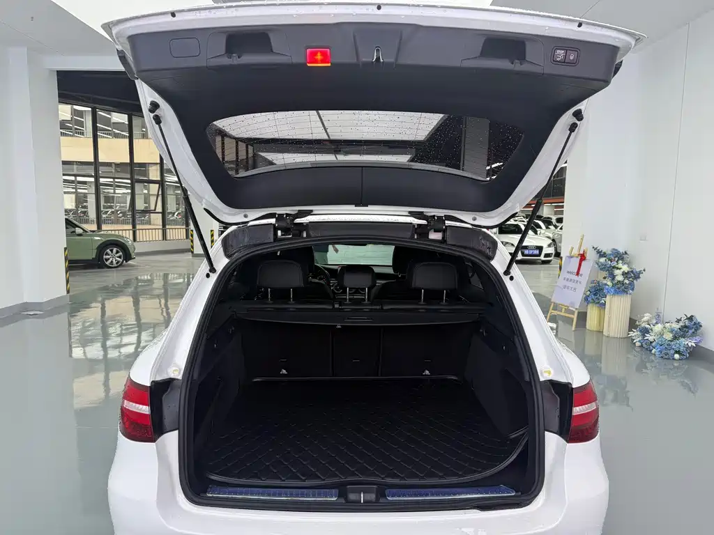 Mercedes-Benz GLC 2017 — фото 13