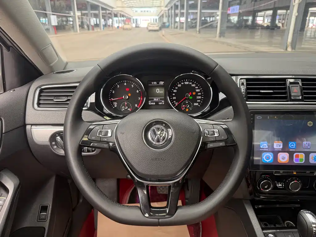 Volkswagen Sagitar 2018