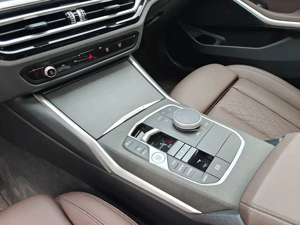 BMW 3 Series 2024 — фото 17