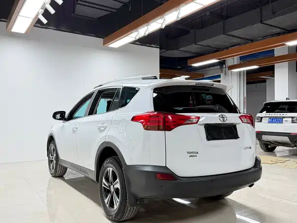 Toyota RAV4 2015