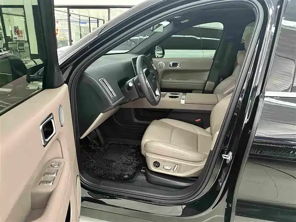 Li Auto L6 2026
