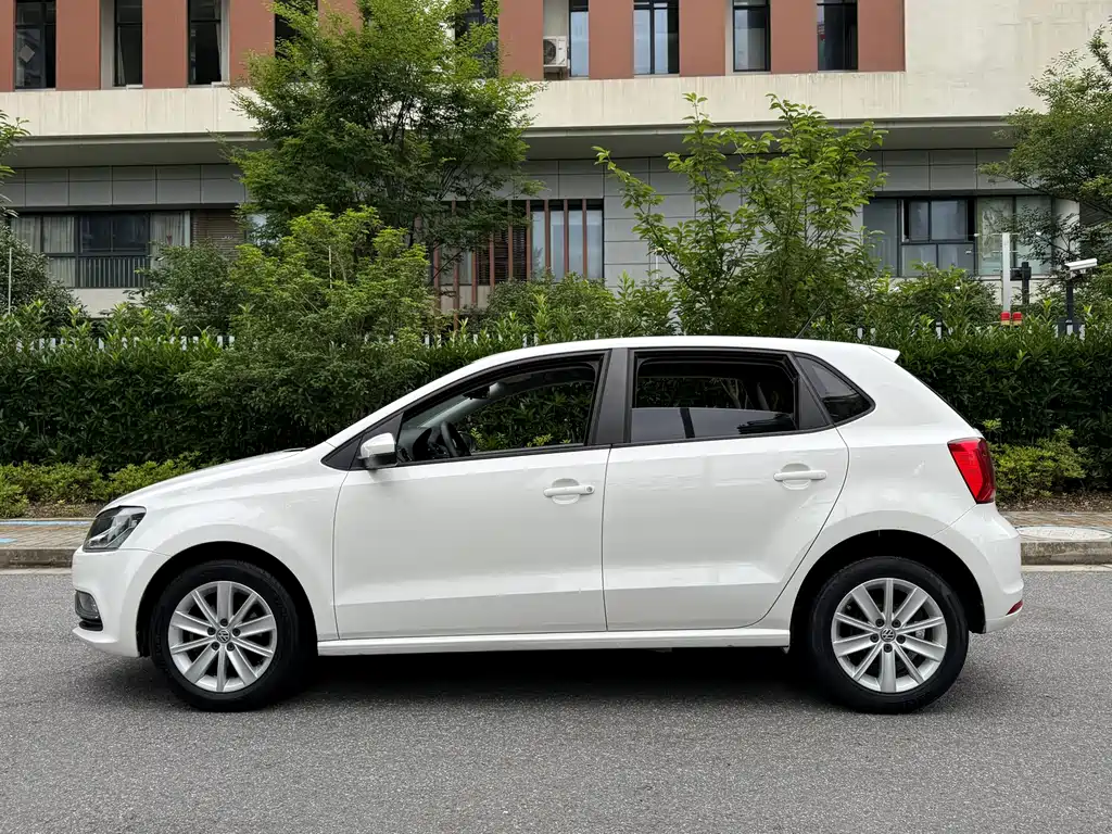 Volkswagen Polo 2015