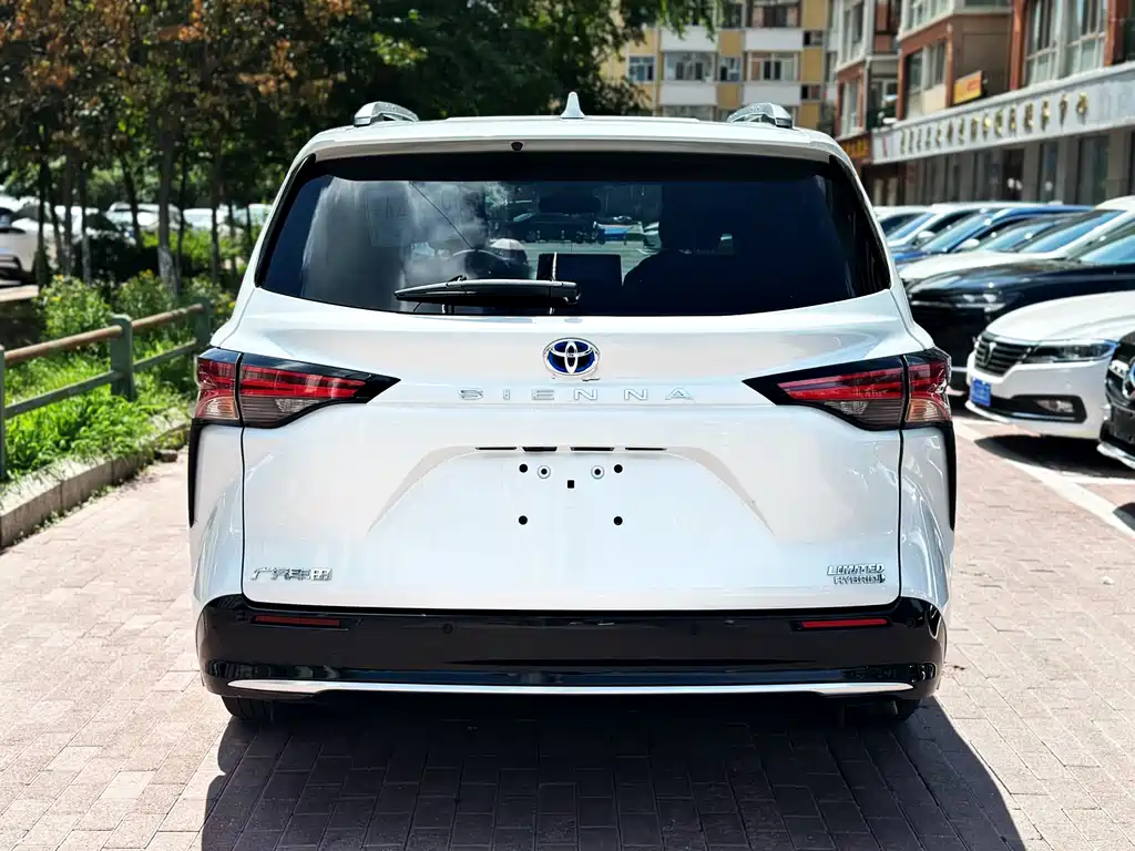 Toyota Sienna 2023