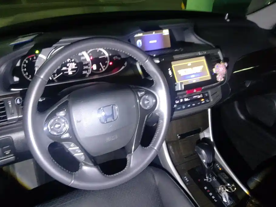 Honda Accord 2014 — фото 12